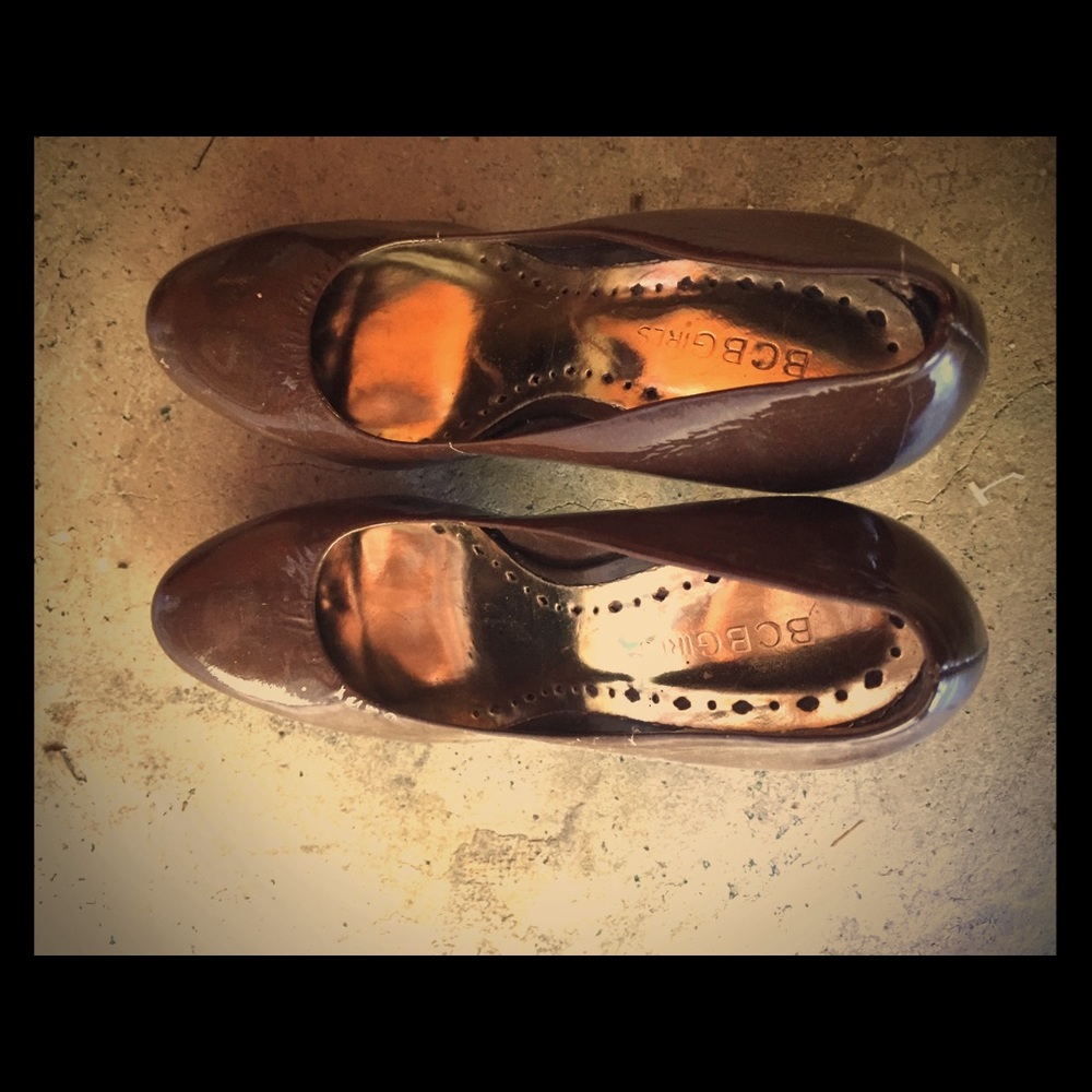BCBG patent leather pumps- chocolate brown- sz. 6